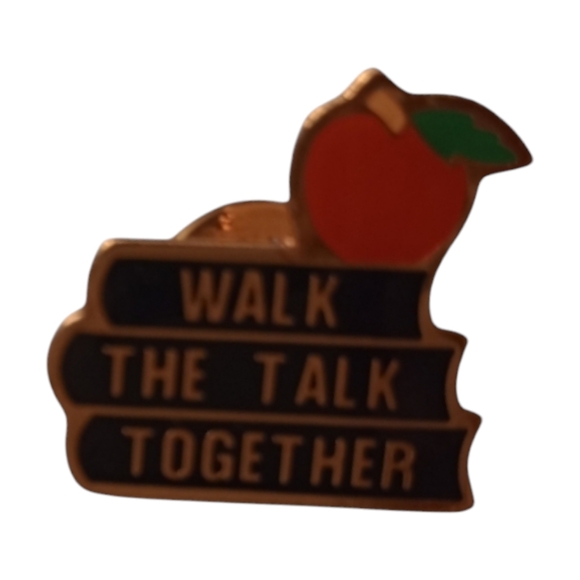 (3) Unisex Lapel Pins, Silver-toned & Gold-toned, Pre-owned - Picture 3 of 9